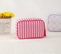 COSME.1 Cosmetiquera rosado con rojo