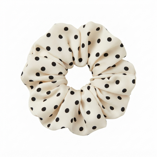 SCRUN.7 Scrunchie blanco con puntitos negros