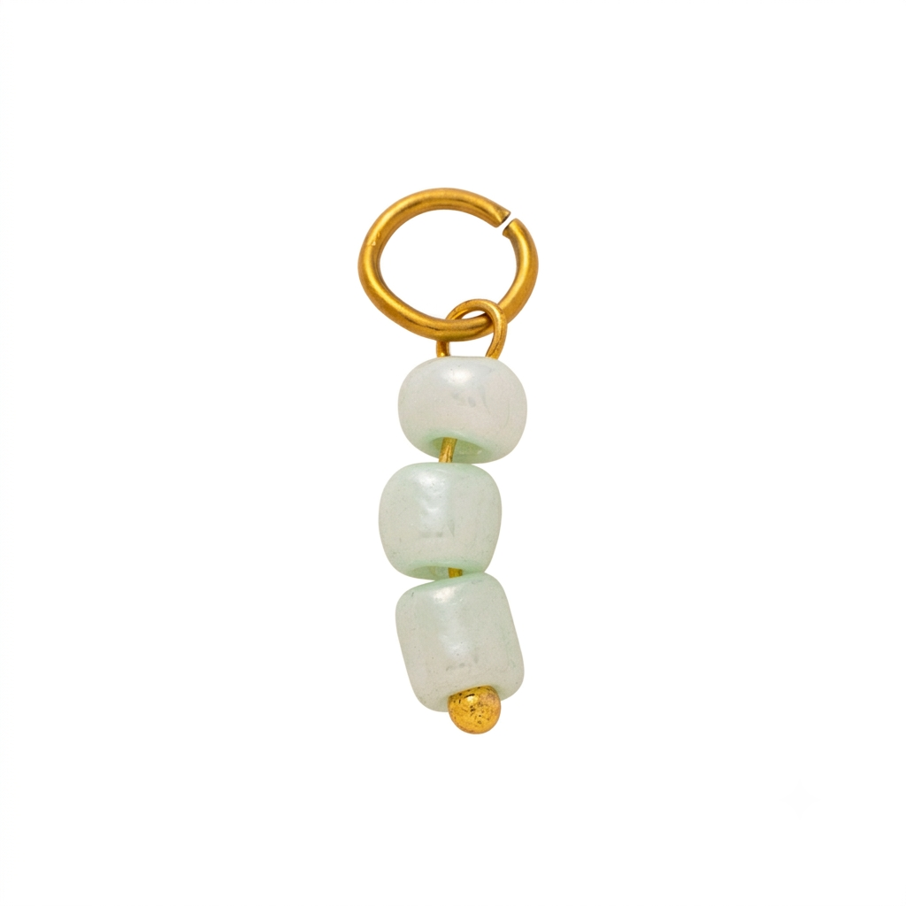 CHARM.21 Charm de perlas verde suave