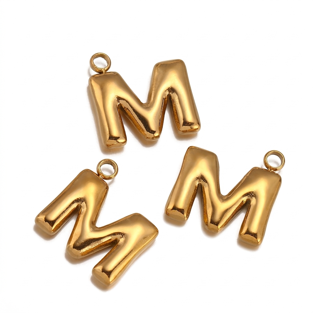 CHARM.74 Charm de letra M