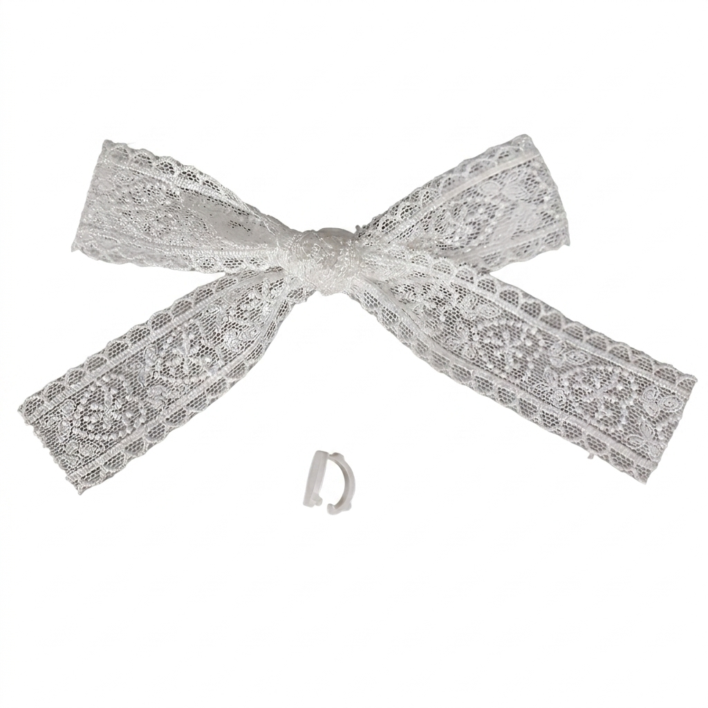 CHARM.11 Charm de tenis moña de encaje blanco