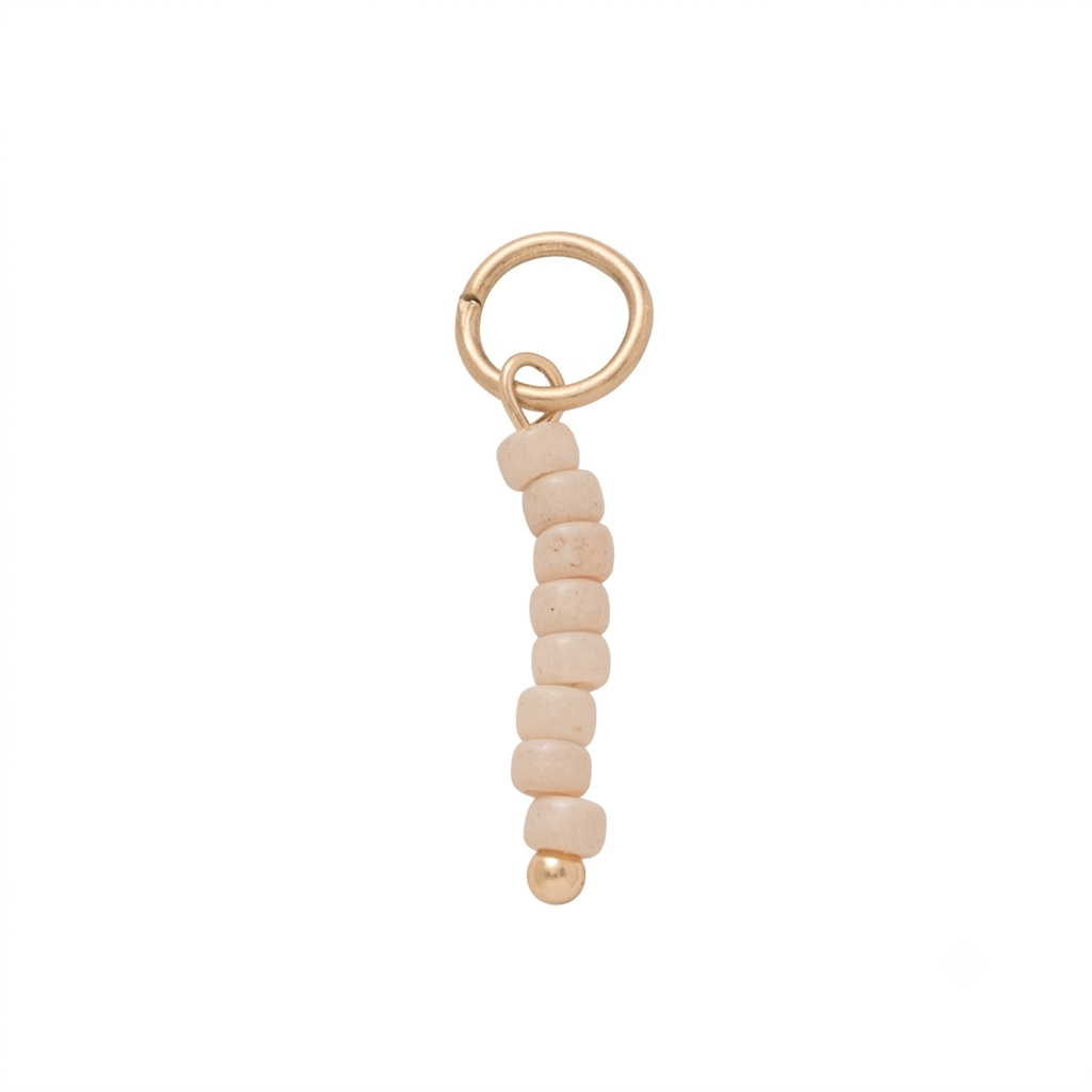 CHARM.15 Charm de perlas rosa