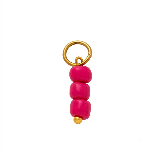 CHARM.17 Charm de perlas fucsia