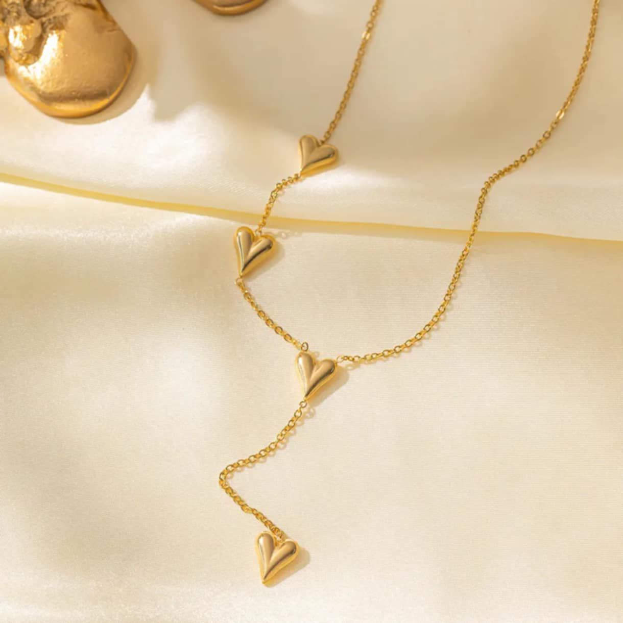 Baño de oro 18k.85 Collar de corazones