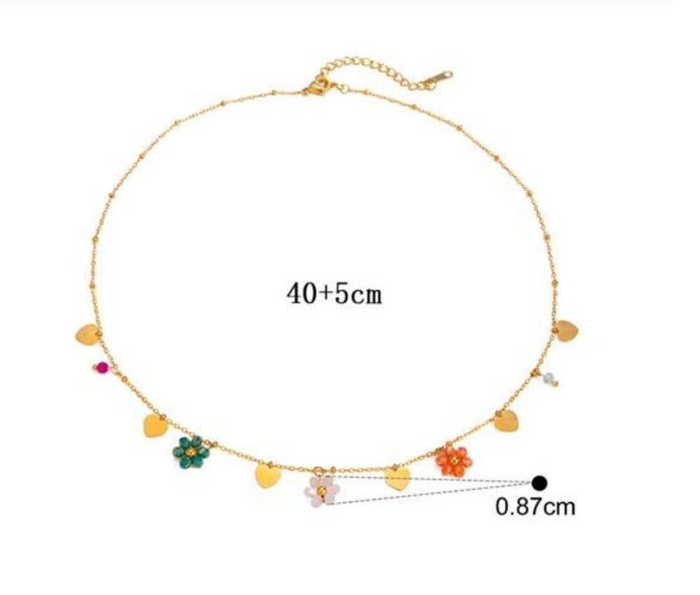 Baño de oro 18k.266 Collar de florecitas y corazones
