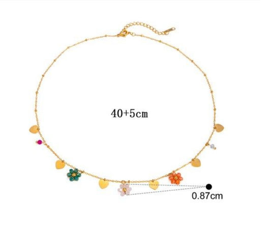 Baño de oro 18k.266 Collar de florecitas y corazones